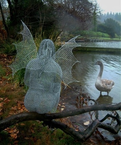 Drahtskulpturen von Derek Kinzett